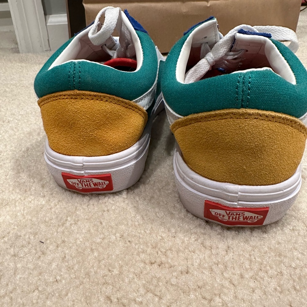vans🕺🏽 - Picture 3 of 4